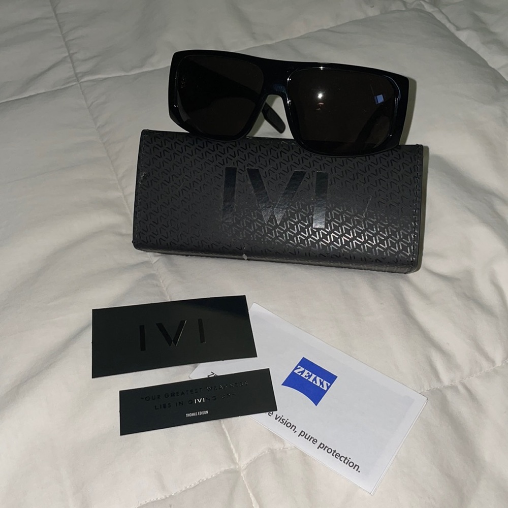 IVI Jiving sun glasses